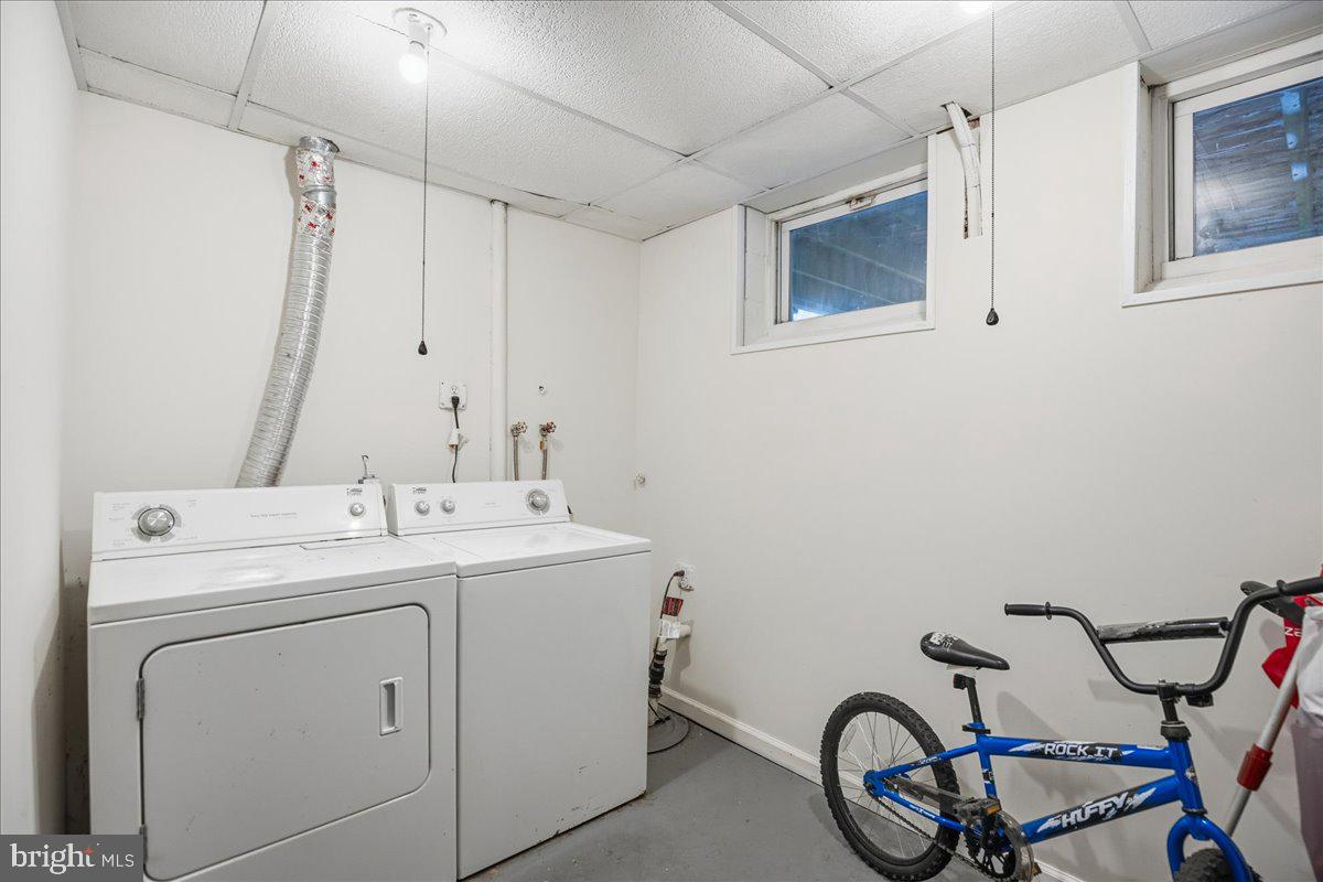 CALVERT TOWNE TOWNHOUSES - Residential