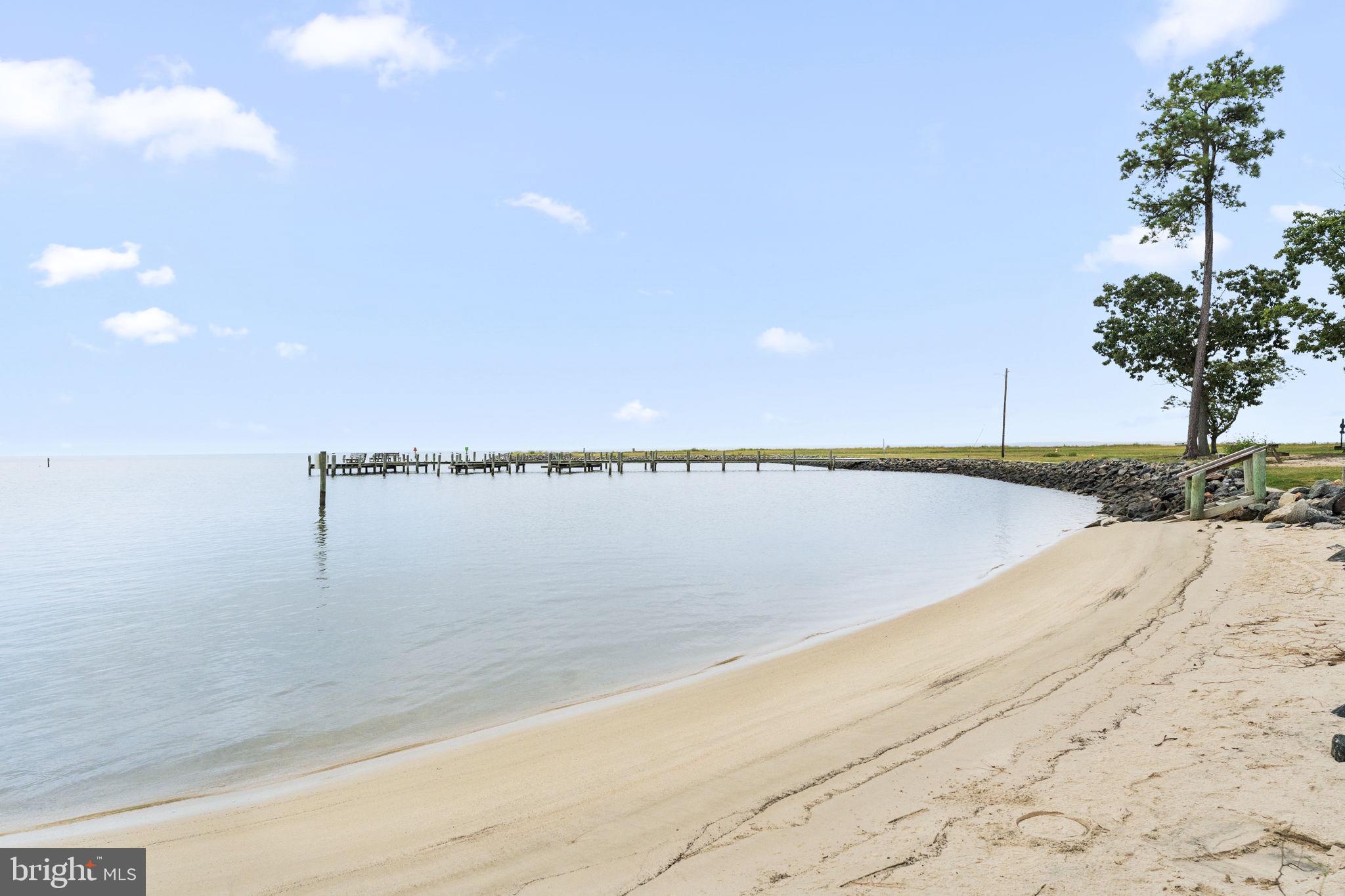 BAY QUARTER SHORES - Residential