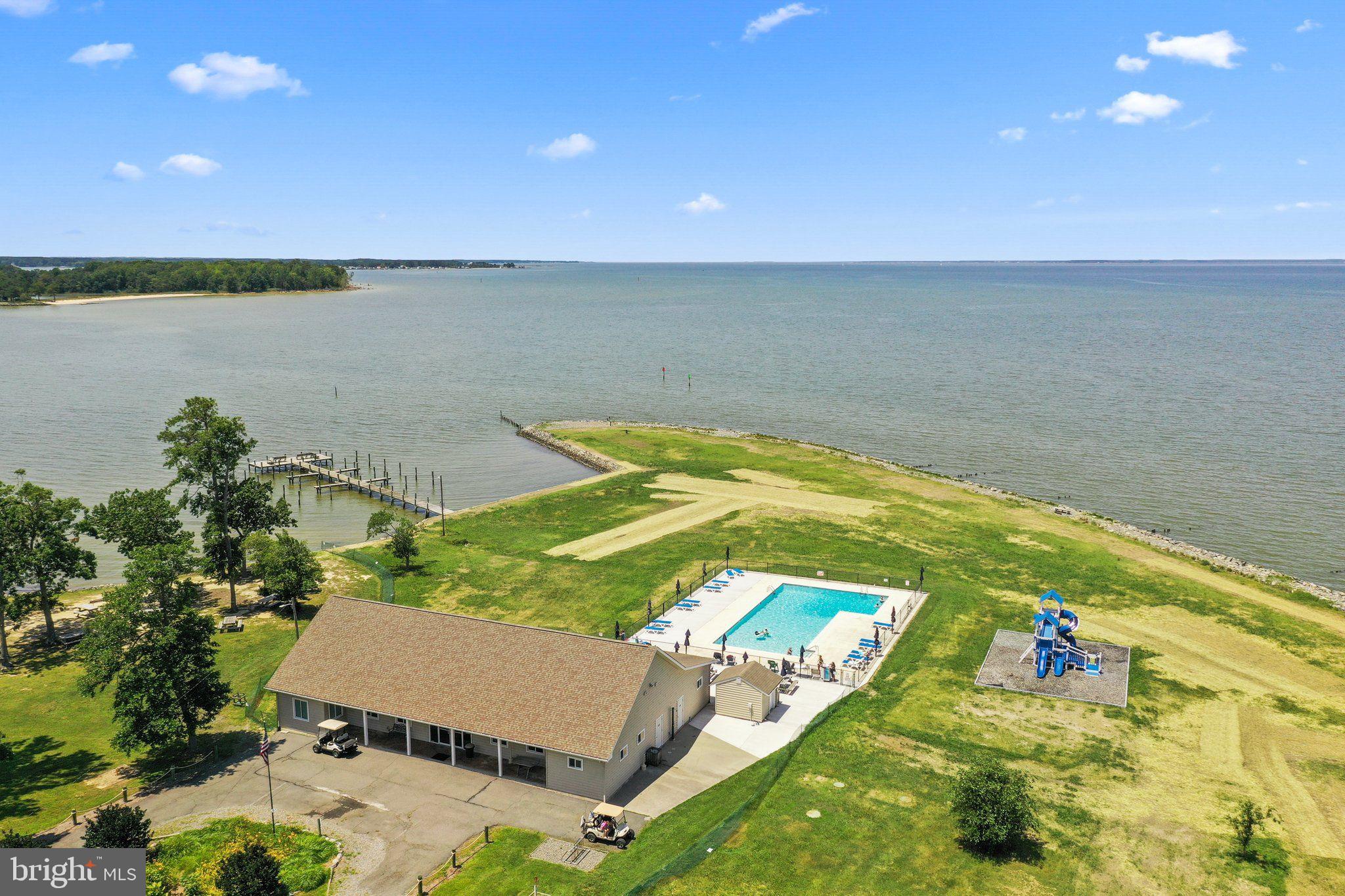 BAY QUARTER SHORES - Residential