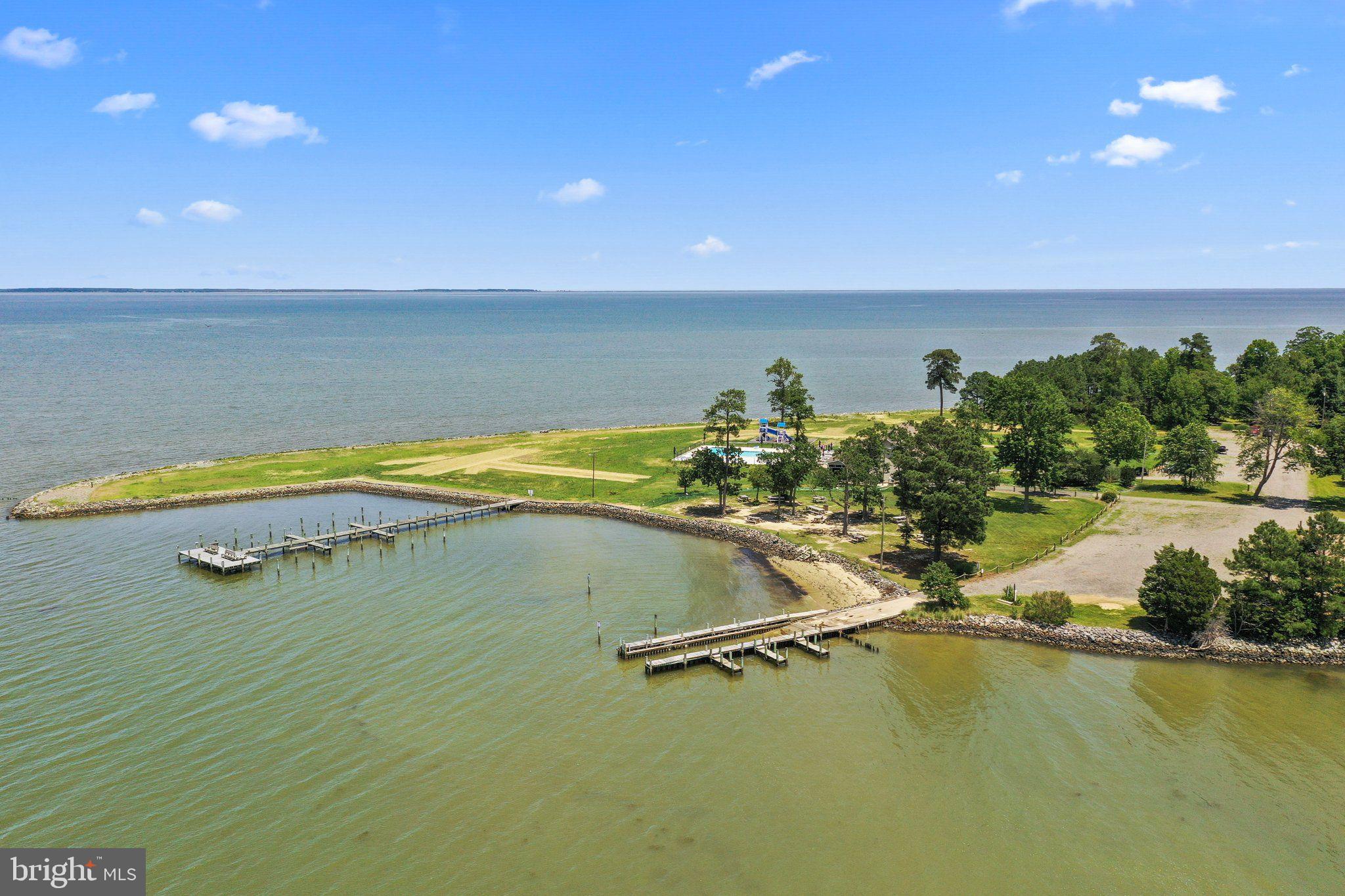 BAY QUARTER SHORES - Residential