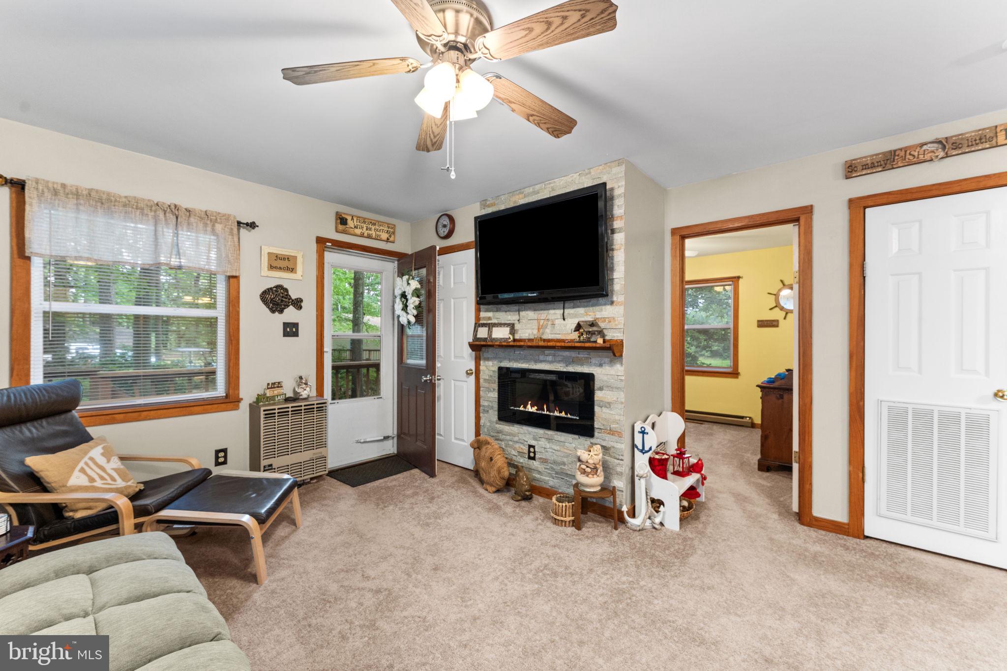 BAY QUARTER SHORES - Residential