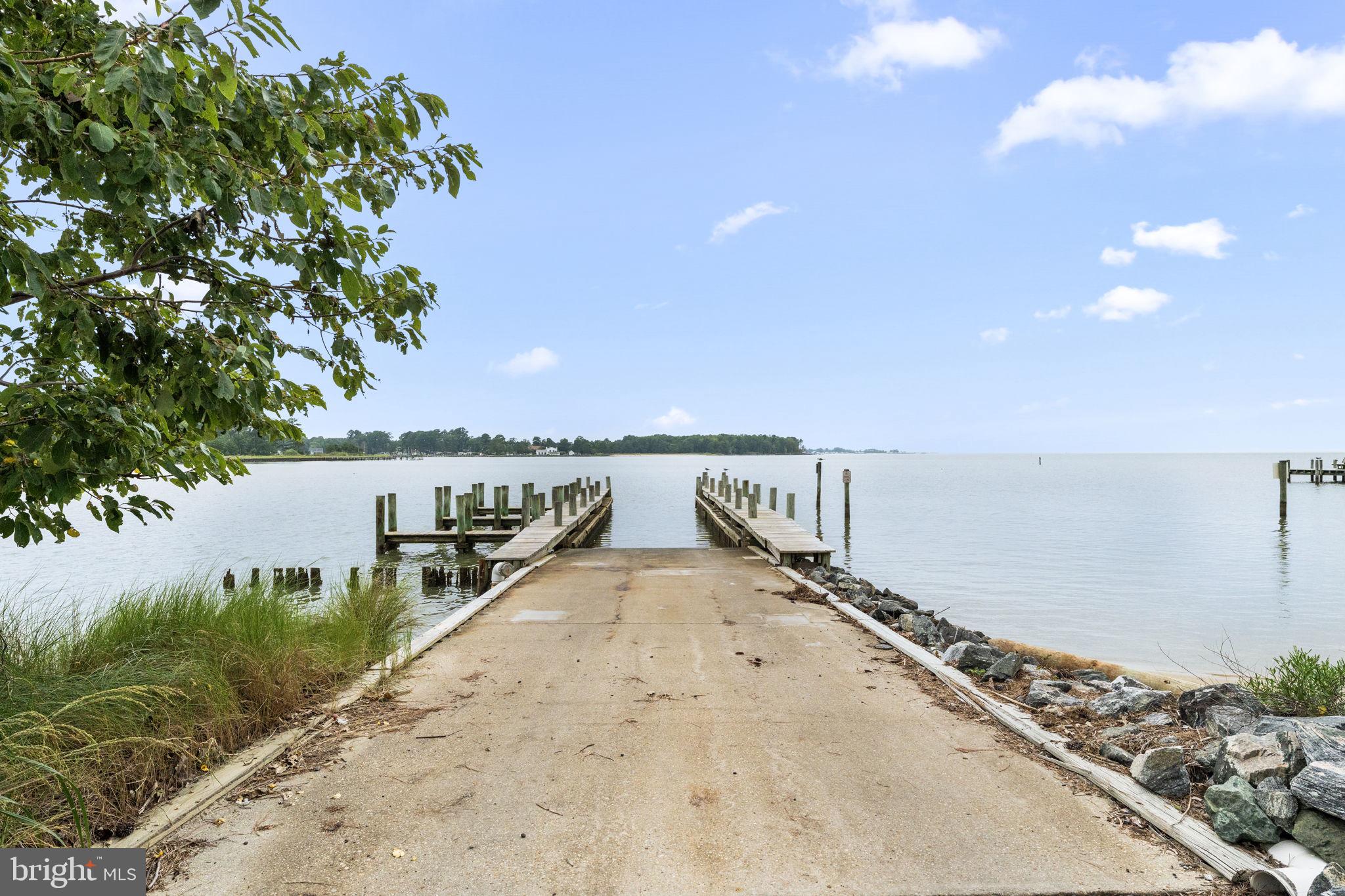 BAY QUARTER SHORES - Residential