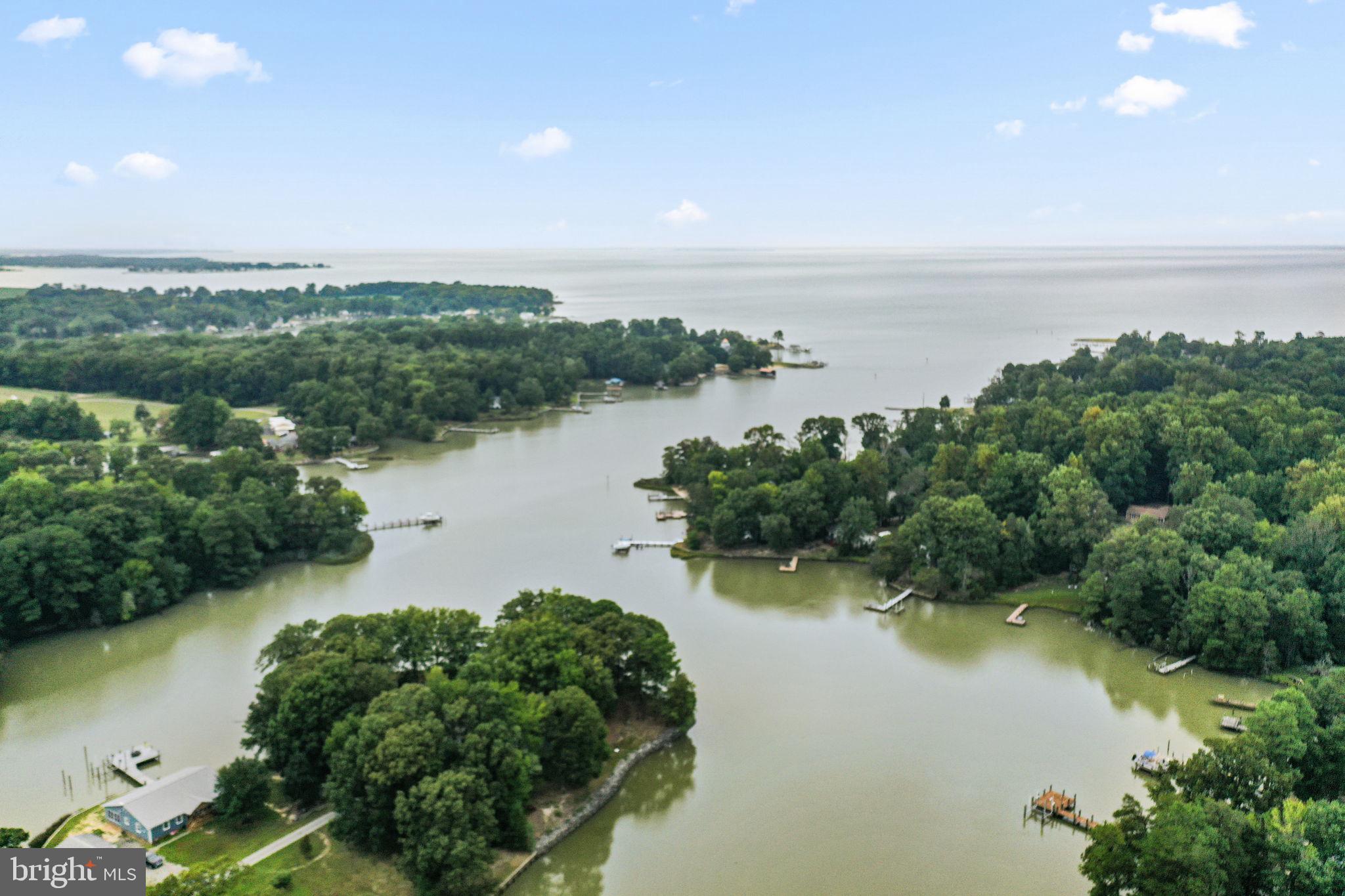 BAY QUARTER SHORES - Residential