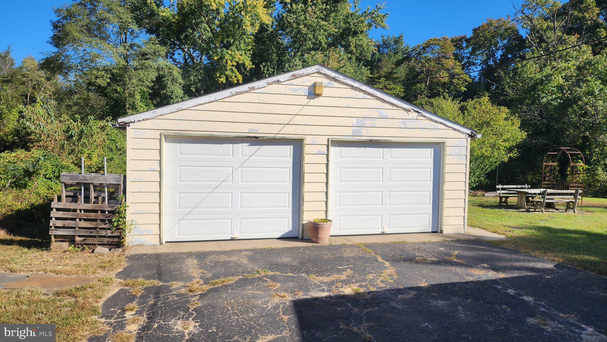 335 CHAPEL HEIGHTS ROAD