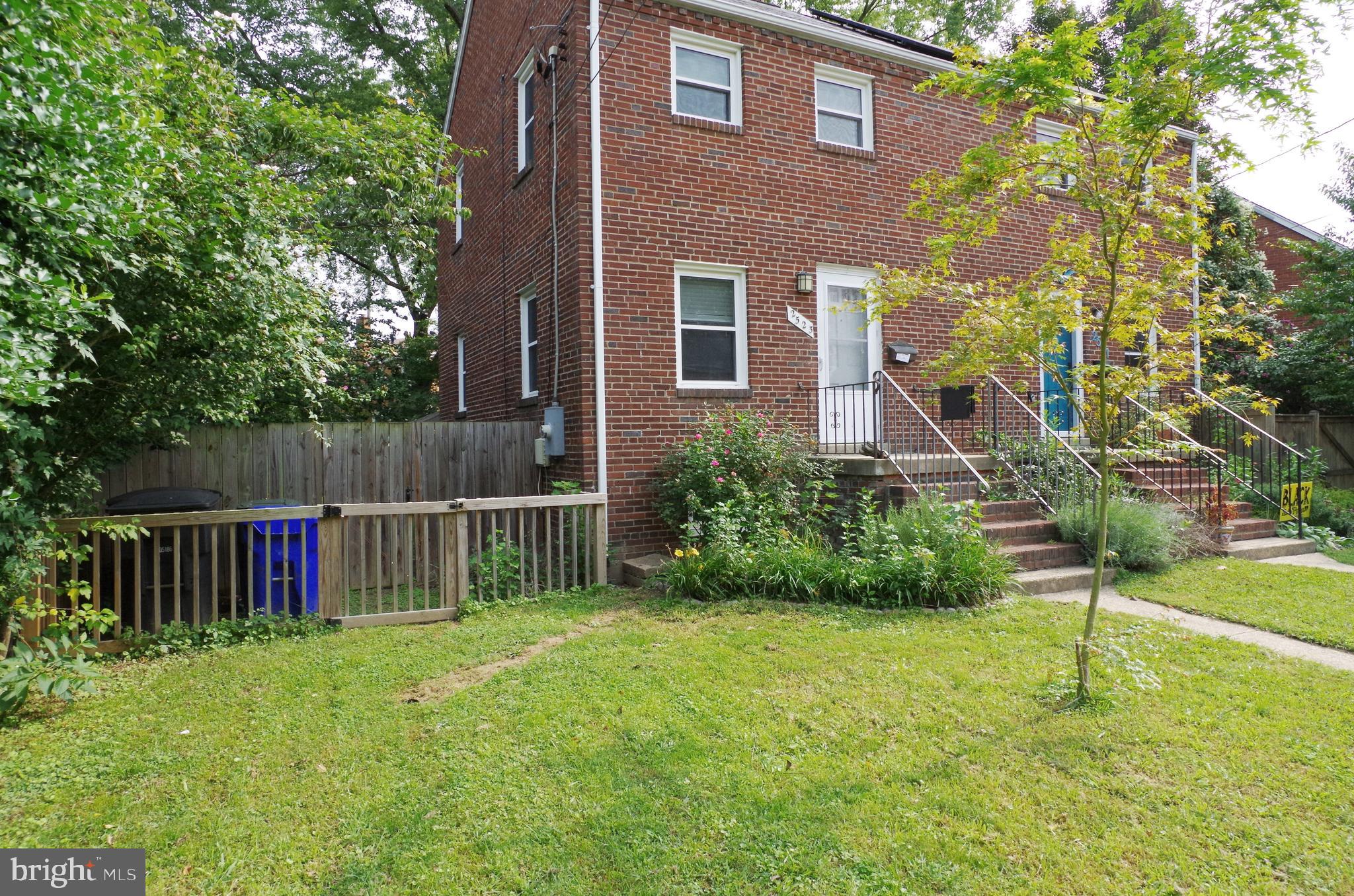 CHURCH COURTS - Residential Lease