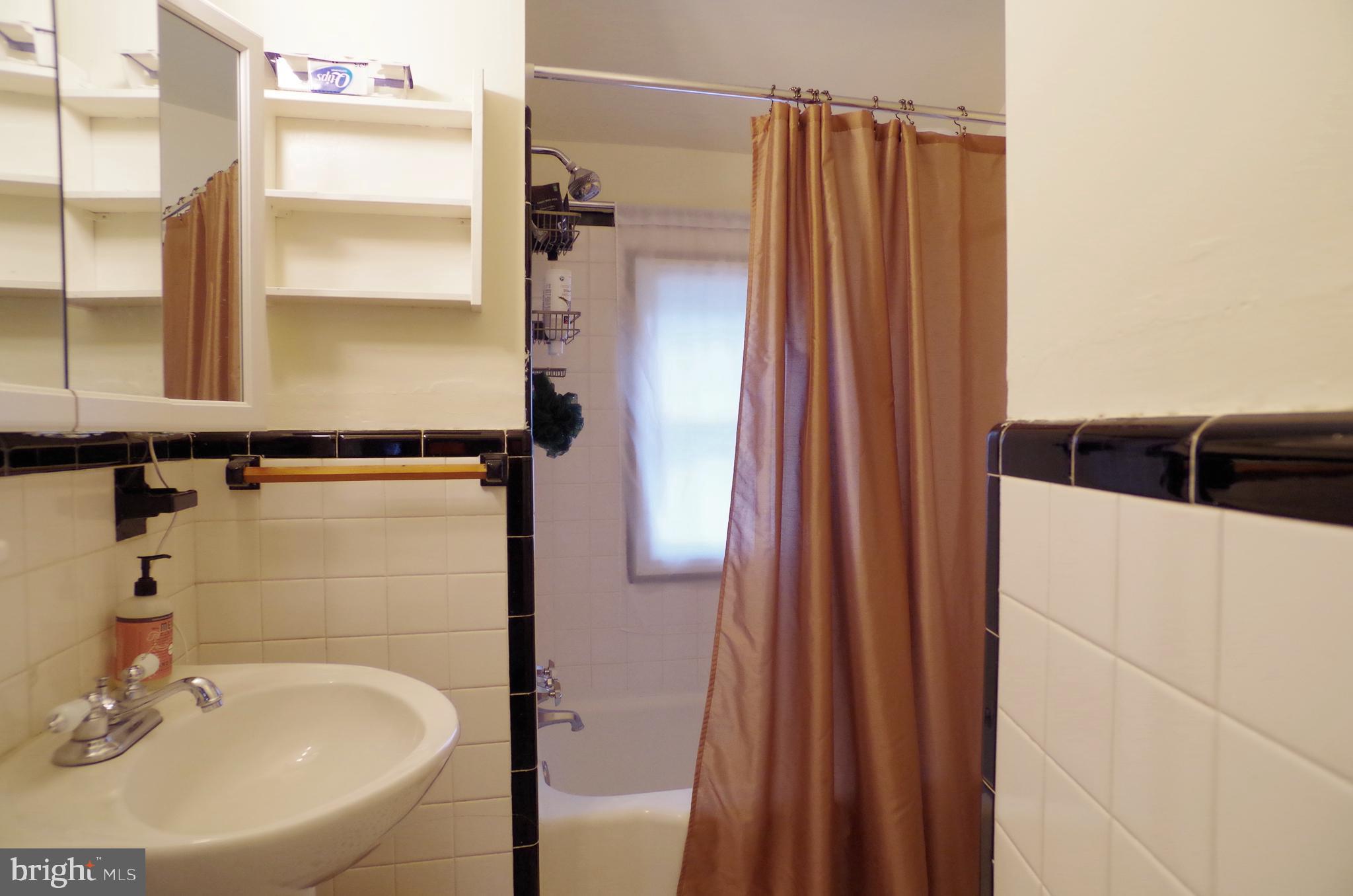 CHURCH COURTS - Residential Lease