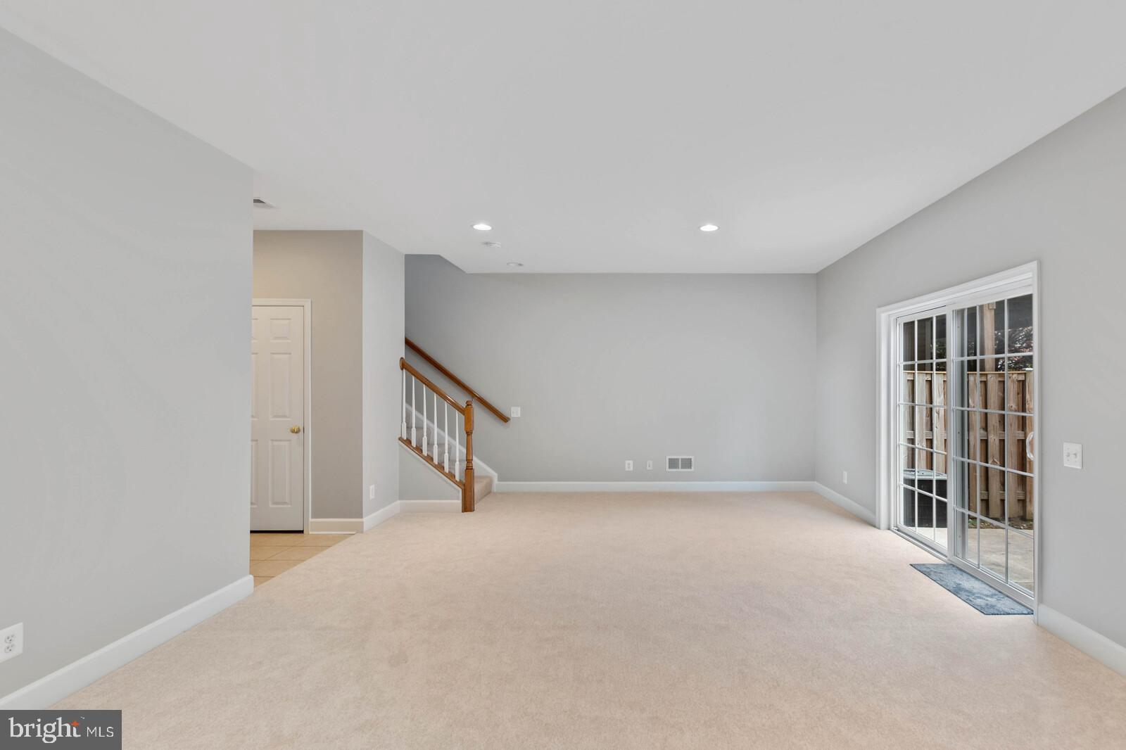 LAUREL RIDGE CROSSING - Residential