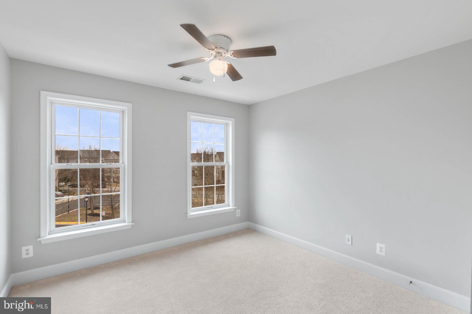 LAUREL RIDGE CROSSING - Residential