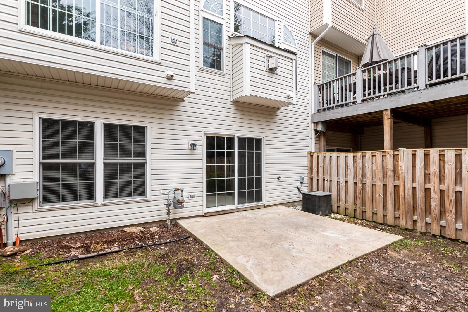 LAUREL RIDGE CROSSING - Residential