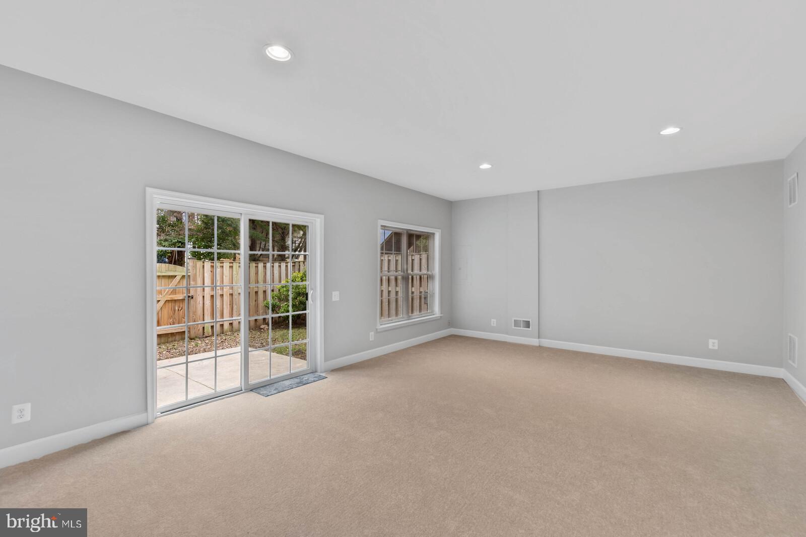 LAUREL RIDGE CROSSING - Residential