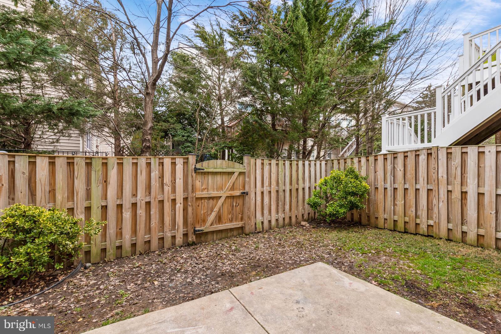 LAUREL RIDGE CROSSING - Residential