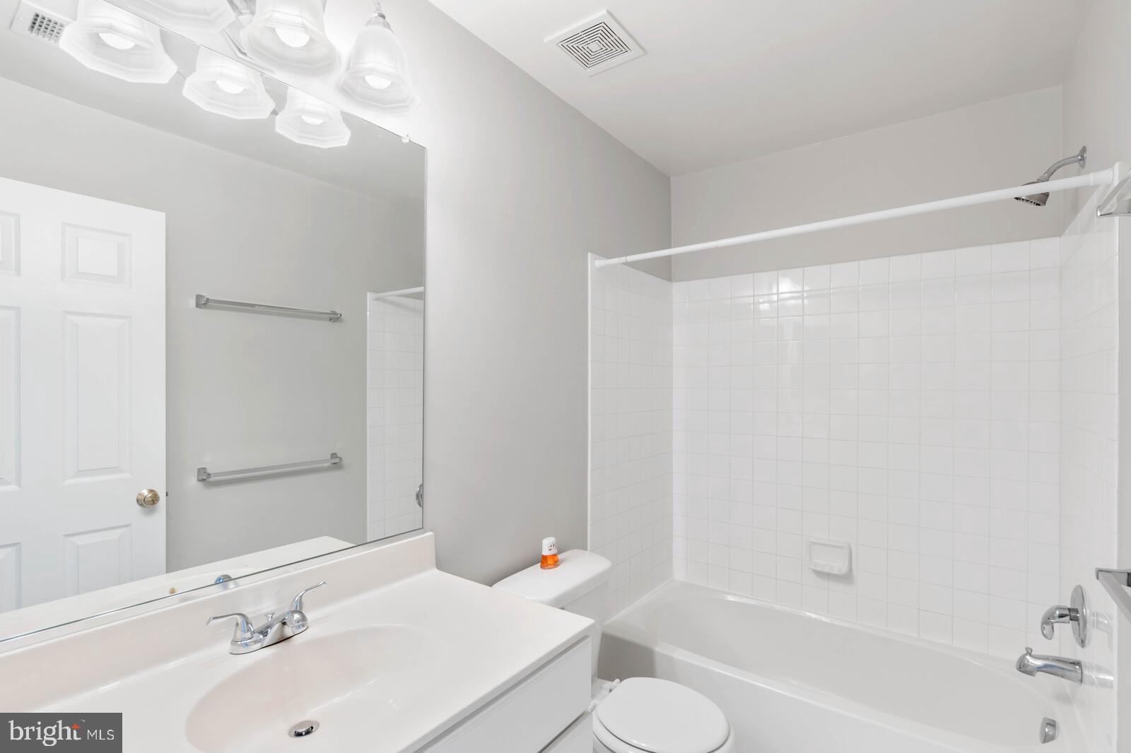 LAUREL RIDGE CROSSING - Residential