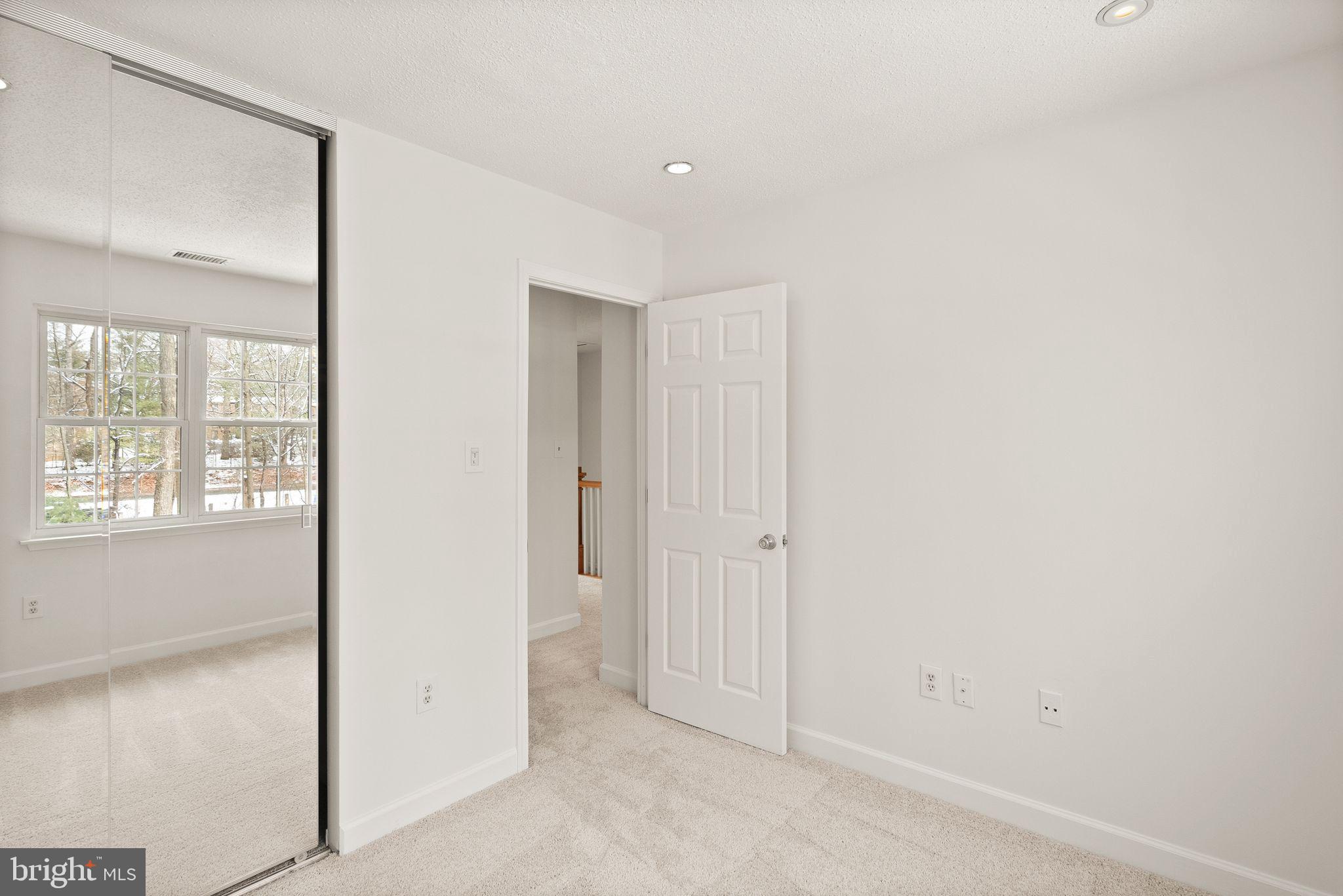 HUNTERS SQUARE - Residential