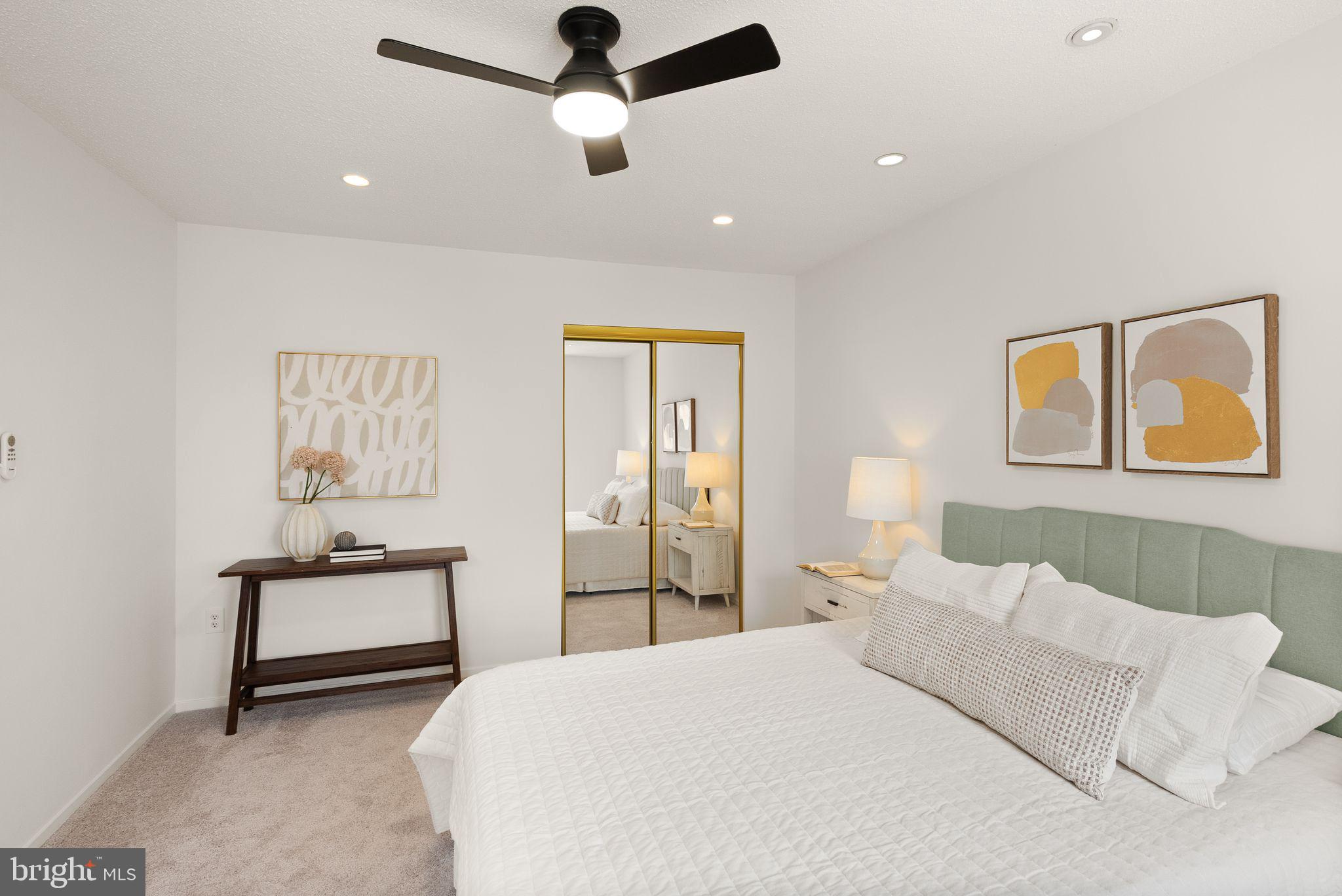 HUNTERS SQUARE - Residential