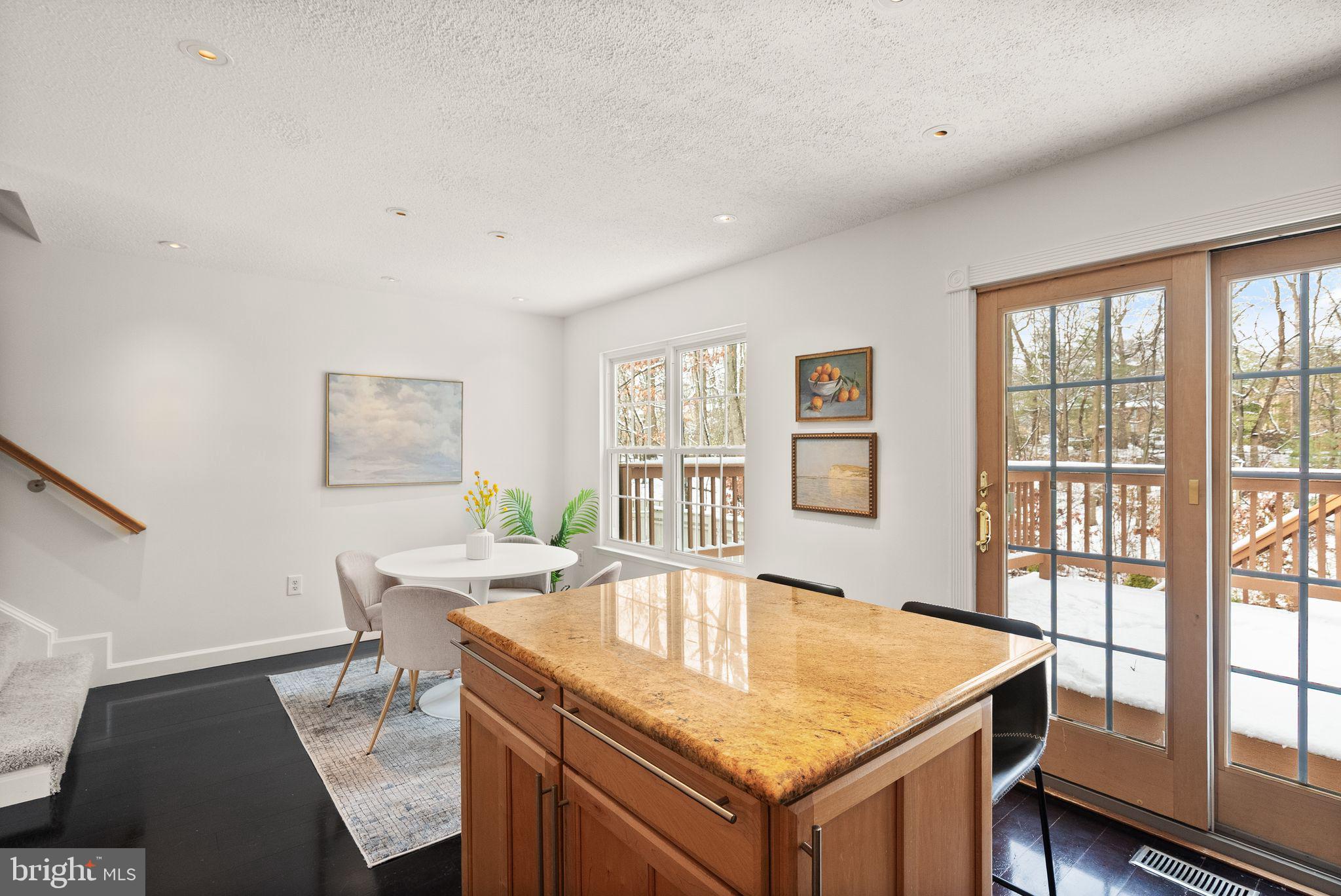 HUNTERS SQUARE - Residential