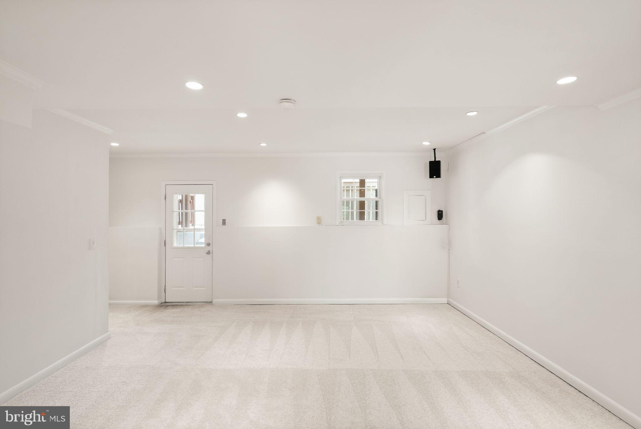 HUNTERS SQUARE - Residential