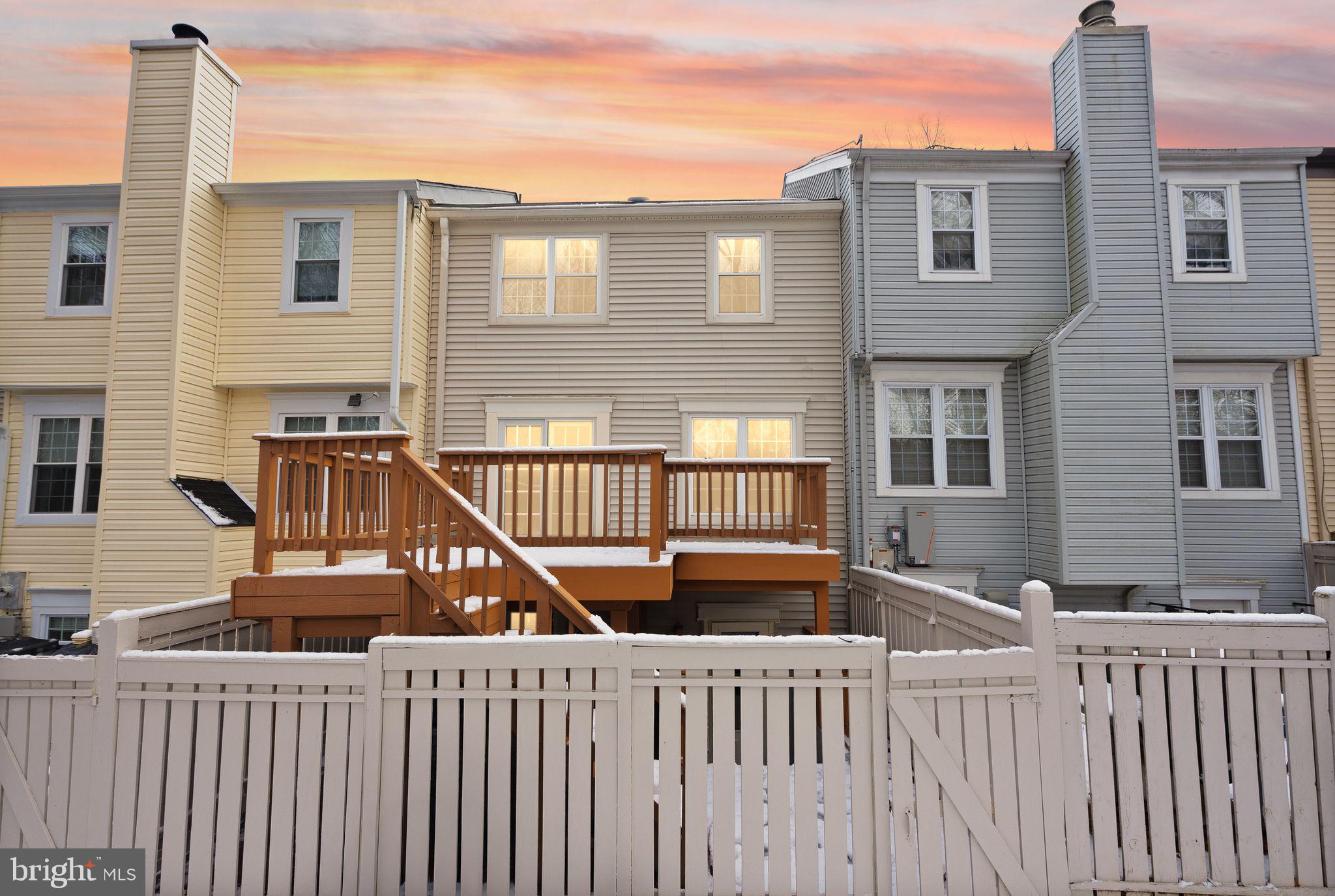 HUNTERS SQUARE - Residential