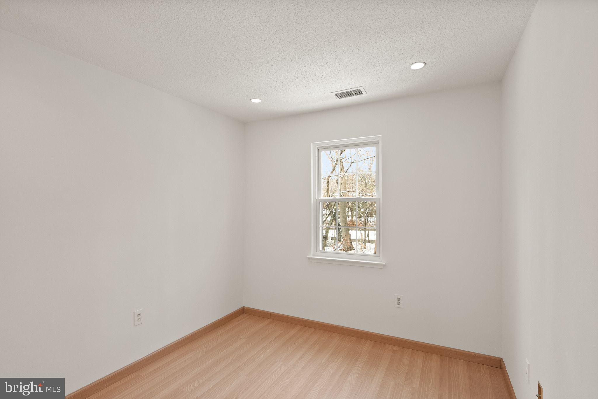 HUNTERS SQUARE - Residential