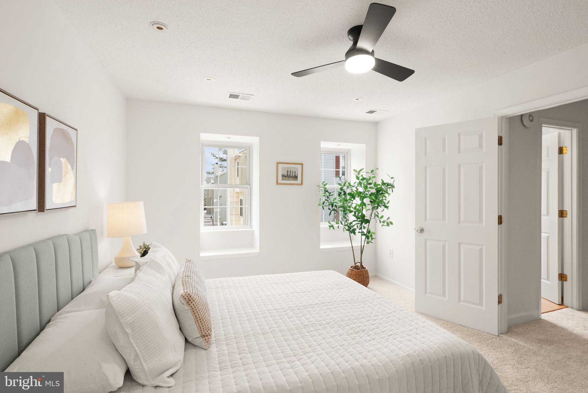 HUNTERS SQUARE - Residential