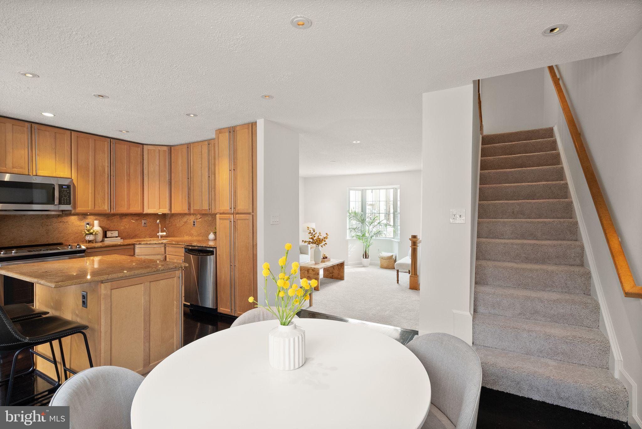 HUNTERS SQUARE - Residential