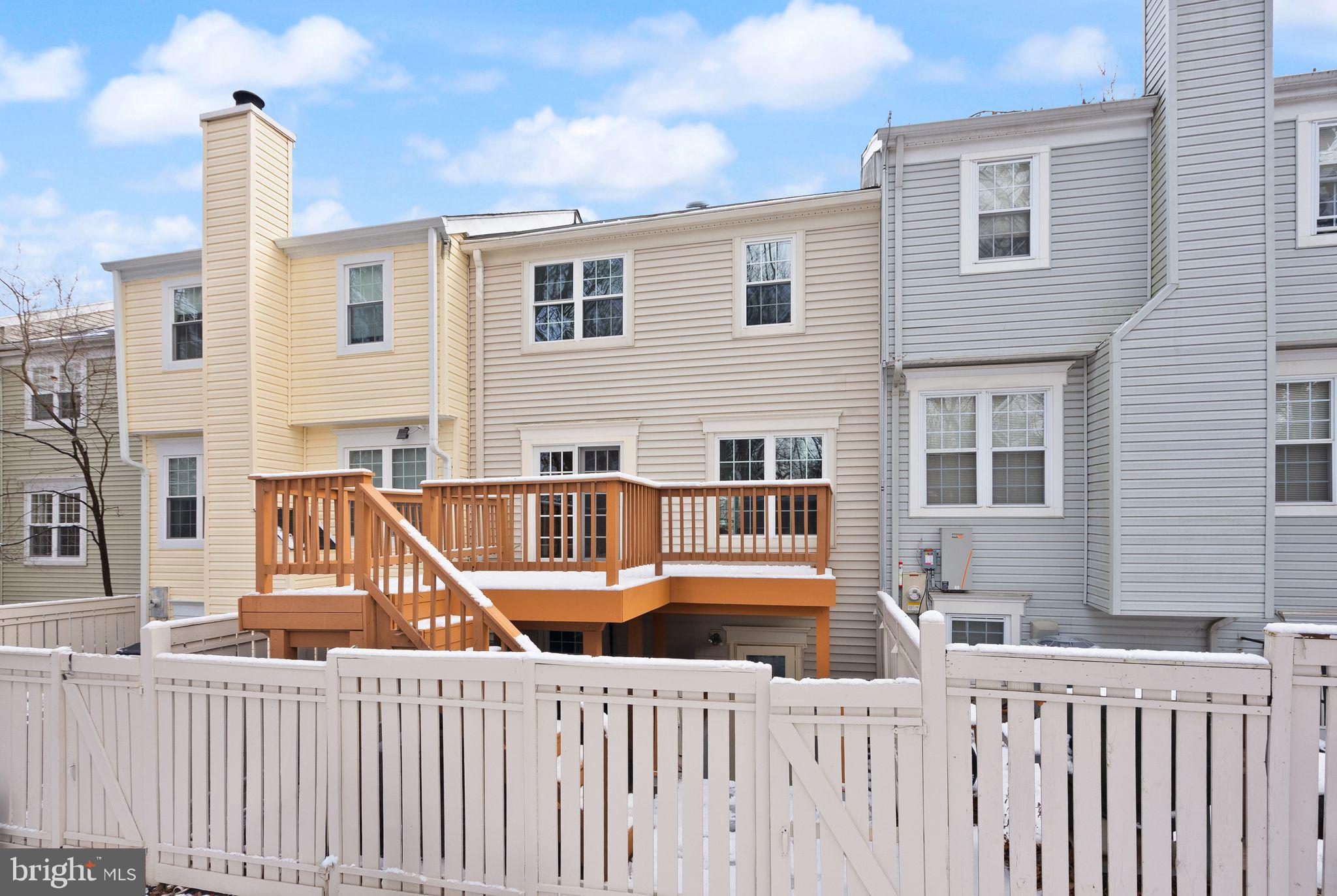 HUNTERS SQUARE - Residential