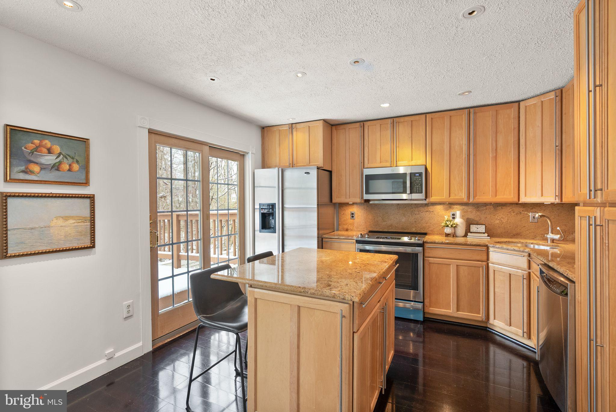 HUNTERS SQUARE - Residential