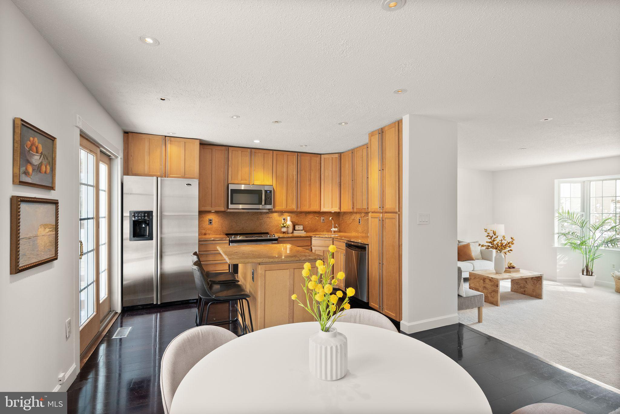 HUNTERS SQUARE - Residential