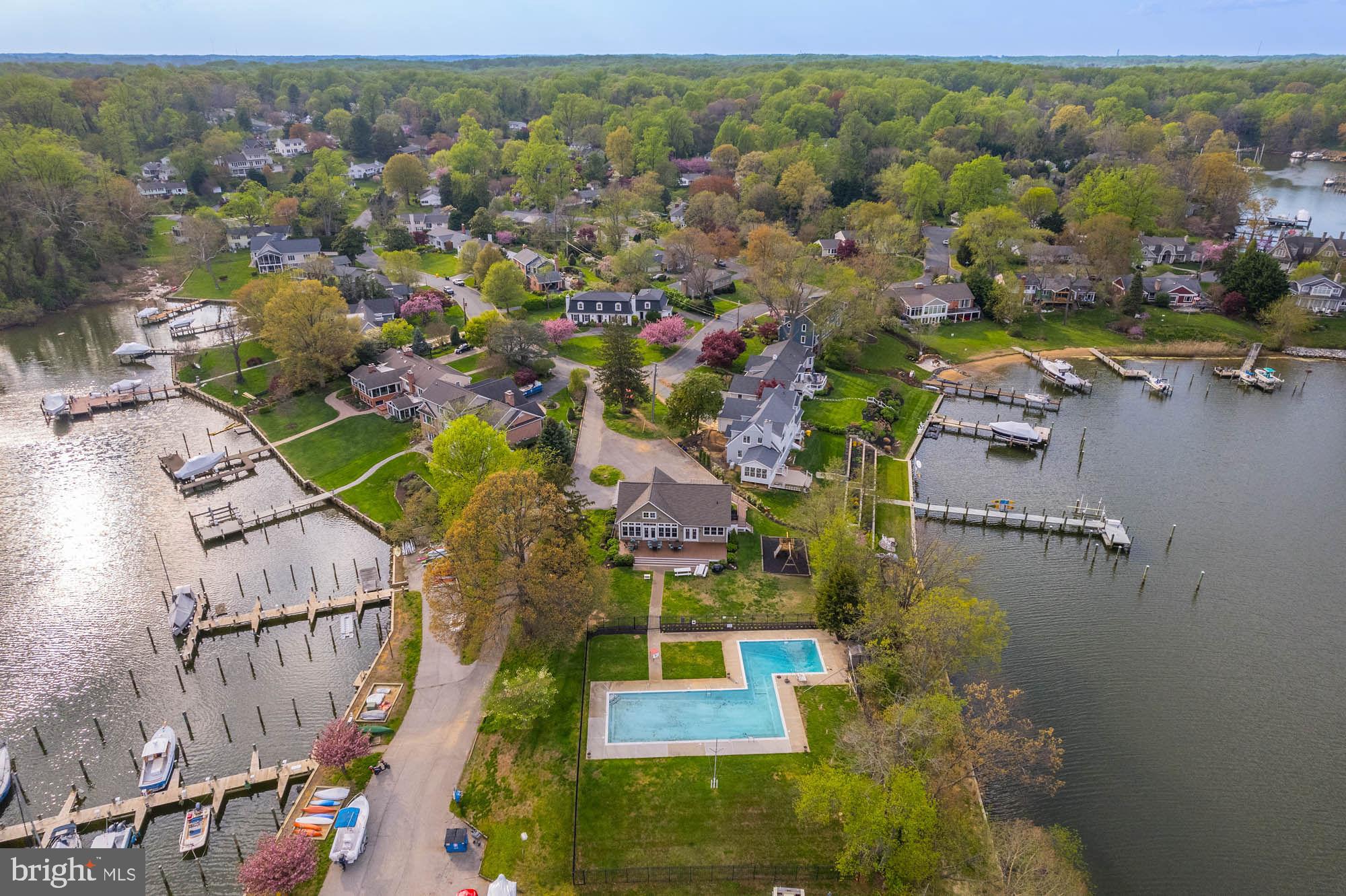 218 LOOKOUT LANE