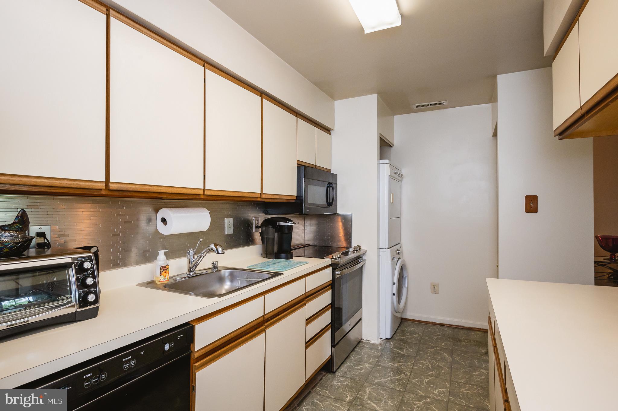 THE VILLAGE OF TIMBERGROVE - Residential