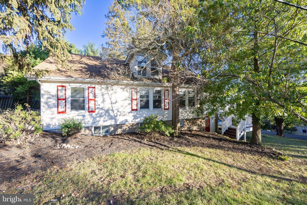Photo of 103 Valley View Road, PHOENIXVILLE, PA 19460 (MLS # PAMC2158608)