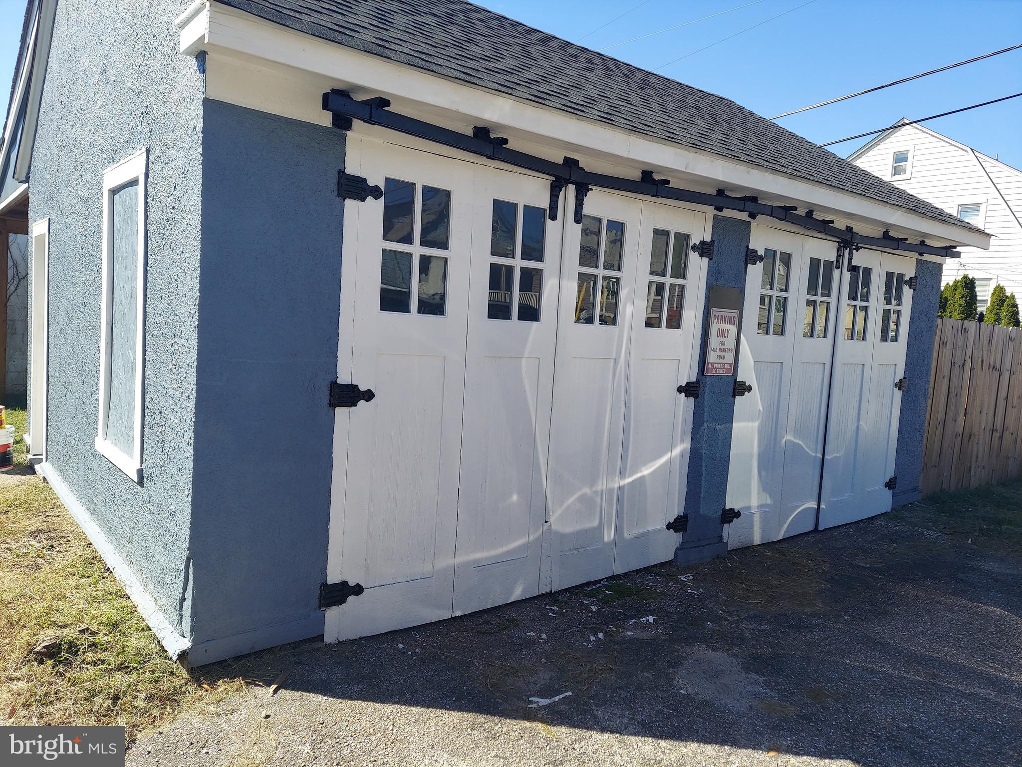PARKVILLE - Commercial Sale