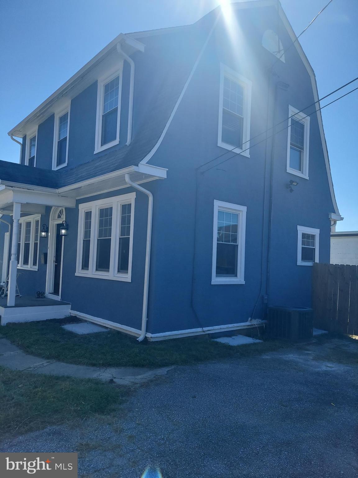 PARKVILLE - Commercial Sale