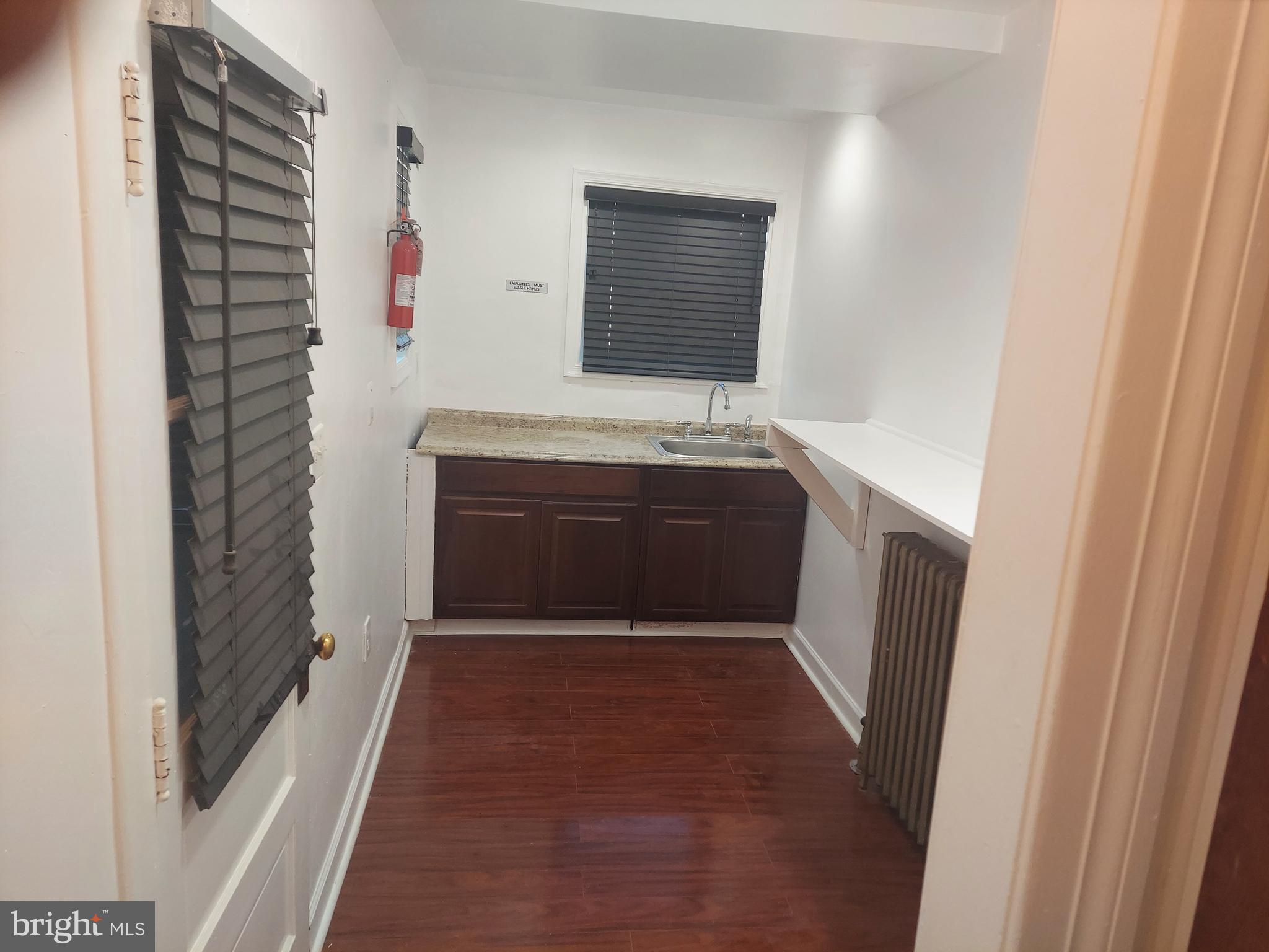 PARKVILLE - Commercial Sale