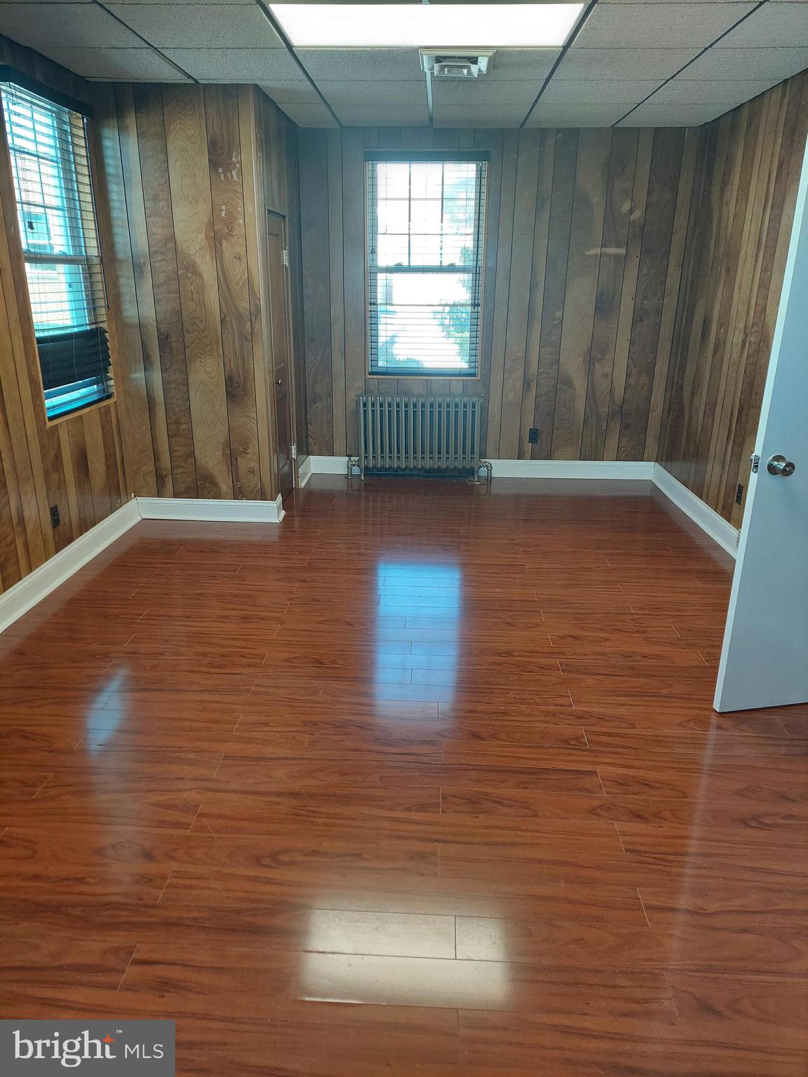 PARKVILLE - Commercial Sale