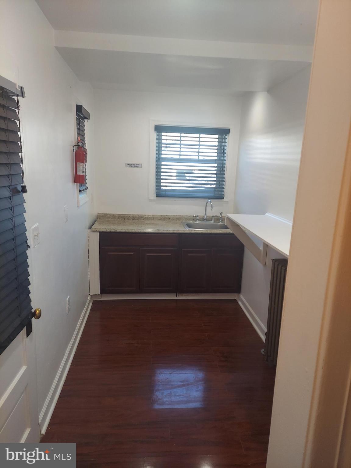 PARKVILLE - Commercial Sale
