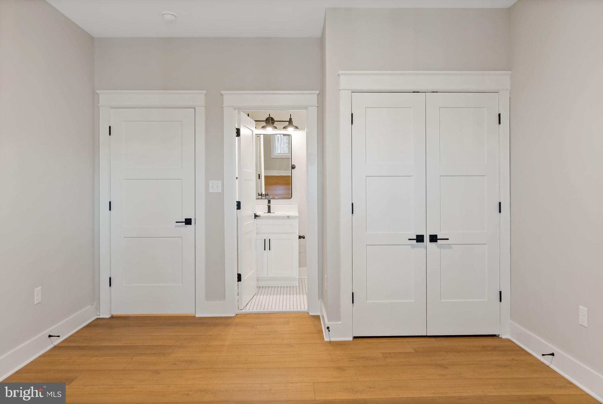 HALLMARK GLEN - Residential