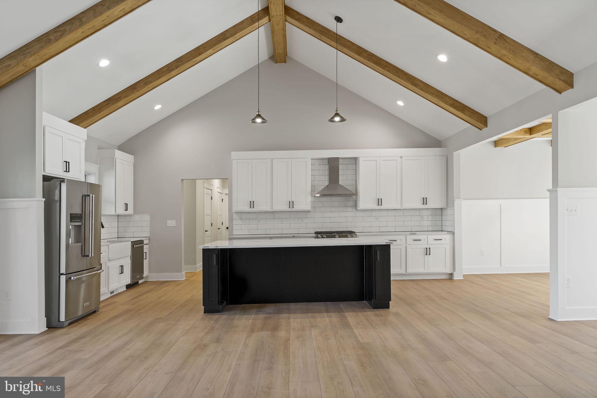 HALLMARK GLEN - Residential