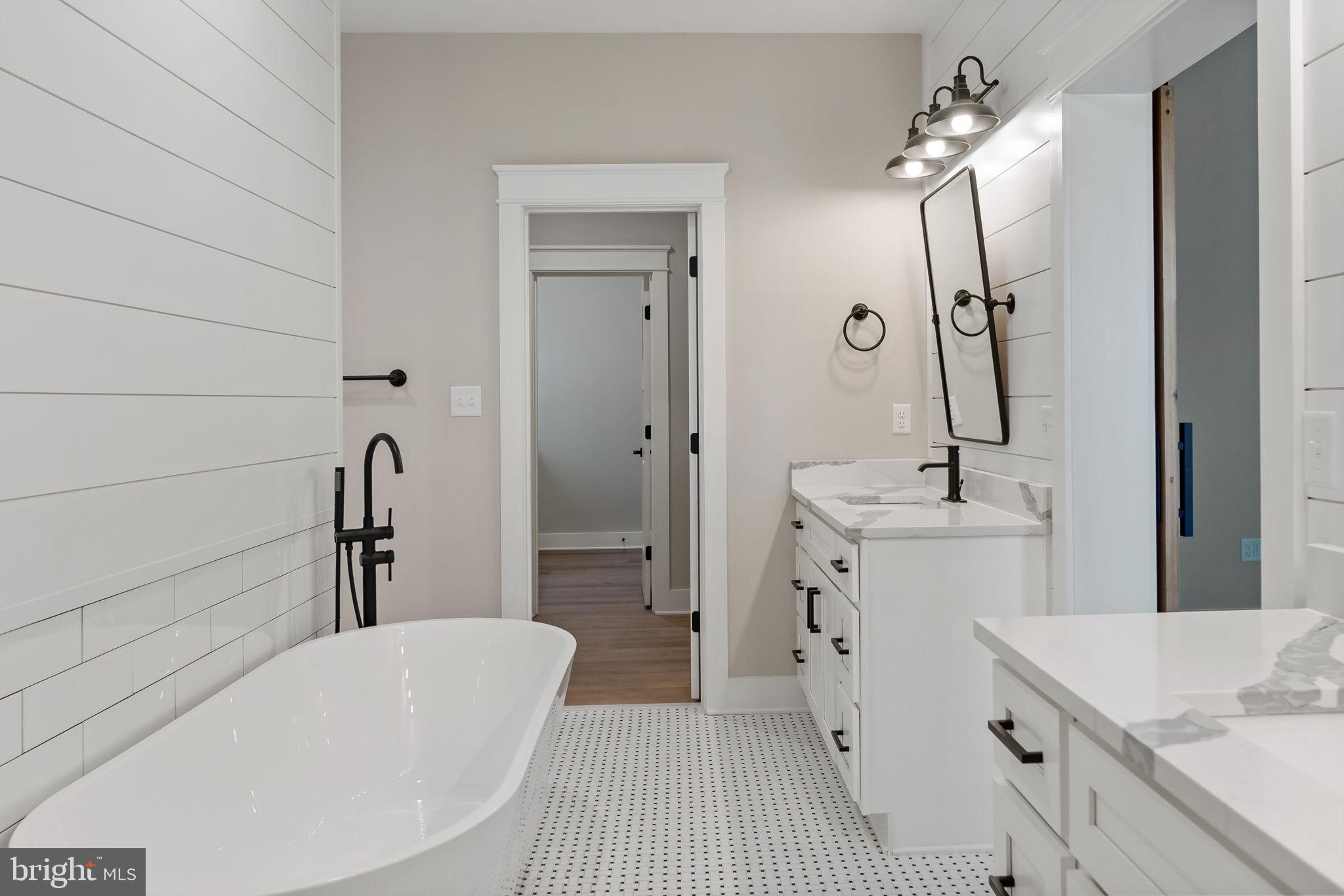 HALLMARK GLEN - Residential