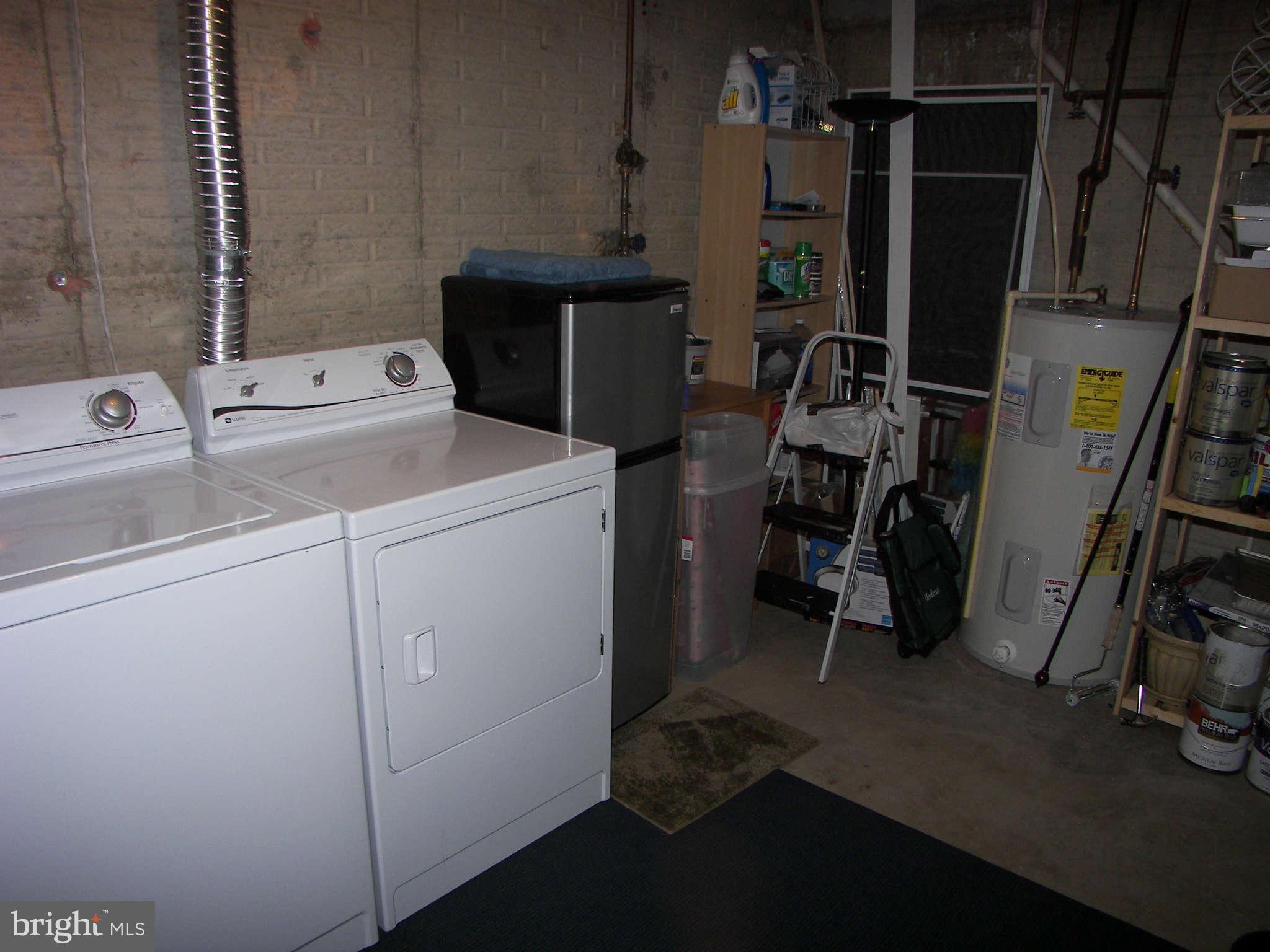 D EVEREUX WEST - Residential Lease