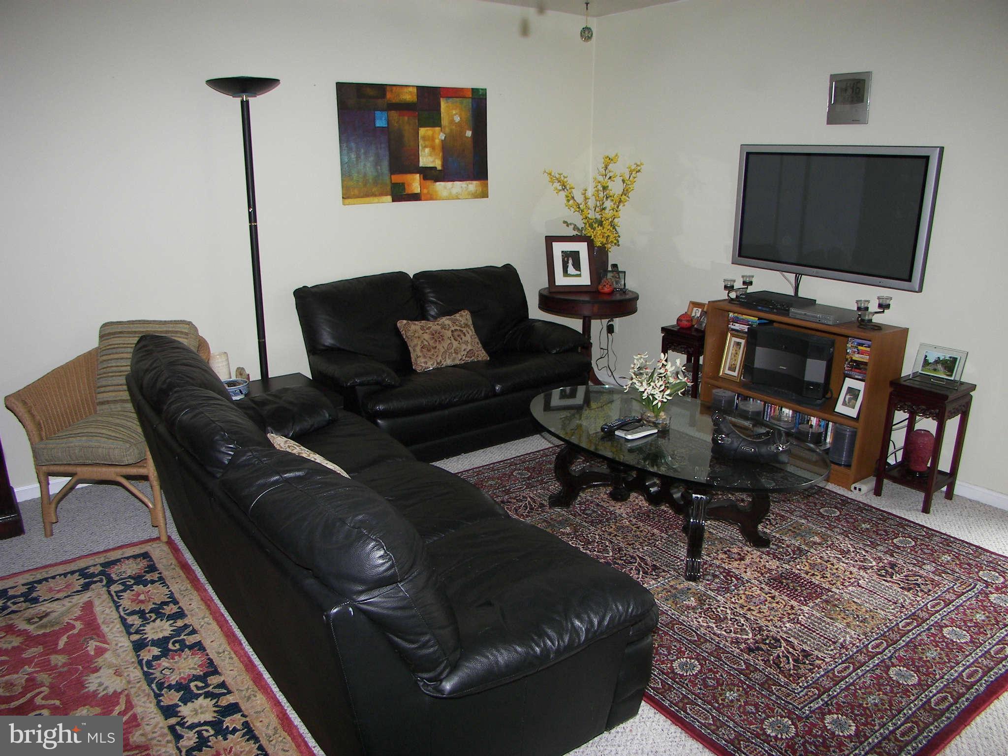 D EVEREUX WEST - Residential Lease