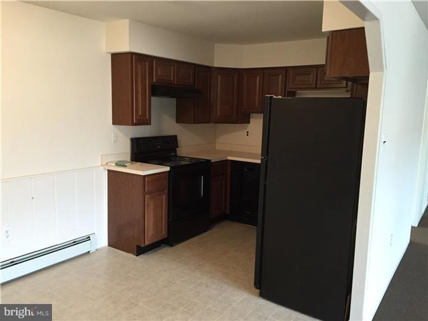 Completely renovated three-bedroom 2nd floor apartment. Set back from road behind other buildings, offering convenient yet quiet location. Walk to shopping, restaurants and doctors. Great location nearby to 309, the Pa. Turnpike and 476.