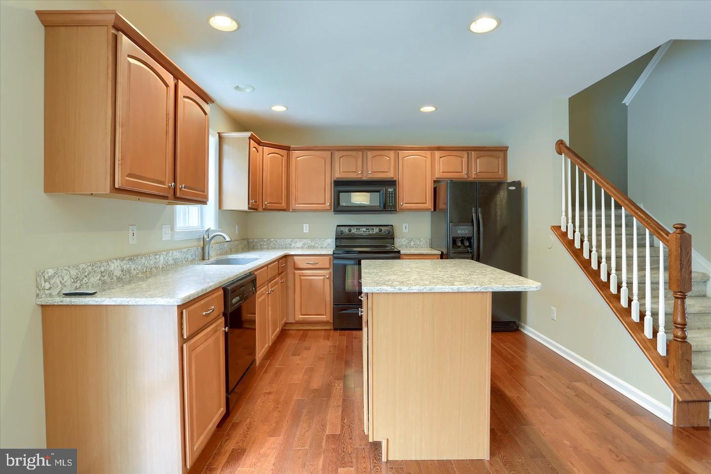 PARKSIDE TOWNHOME CONDOS - Residential