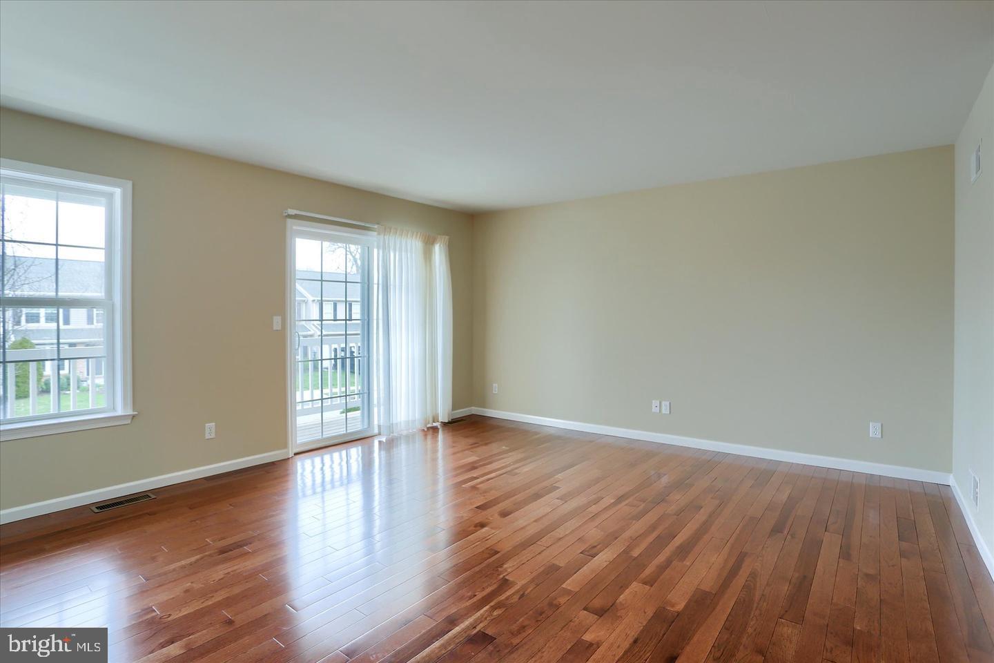 PARKSIDE TOWNHOME CONDOS - Residential