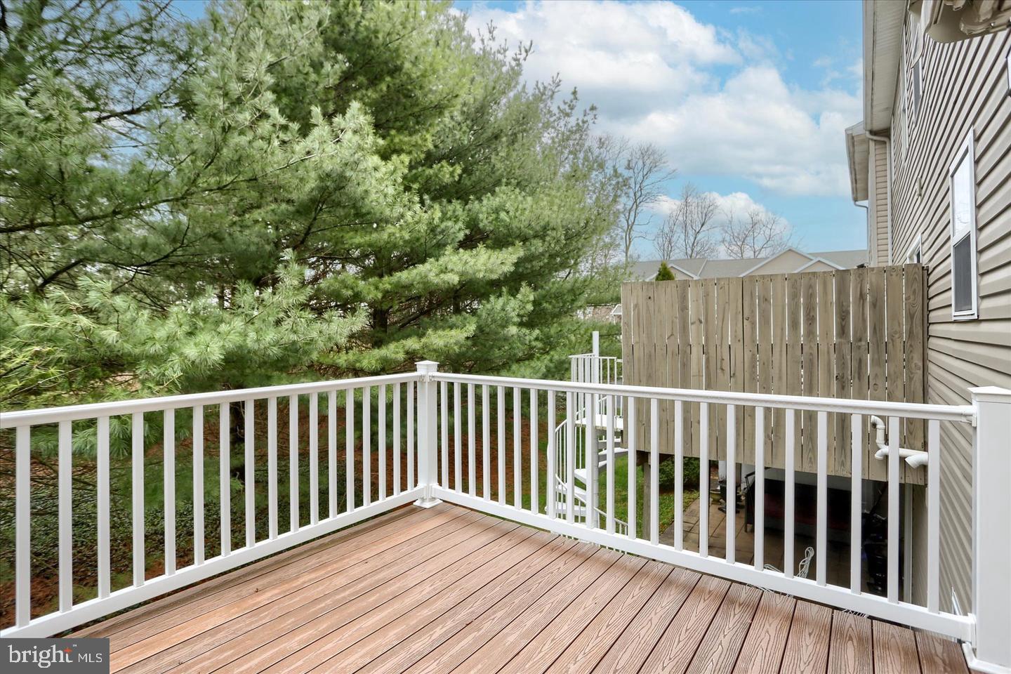 PARKSIDE TOWNHOME CONDOS - Residential