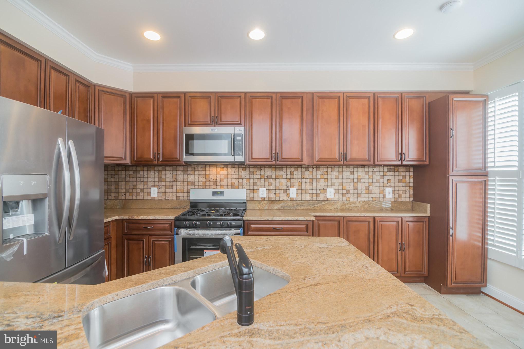 ASHBURN VILLAGE - Residential Lease