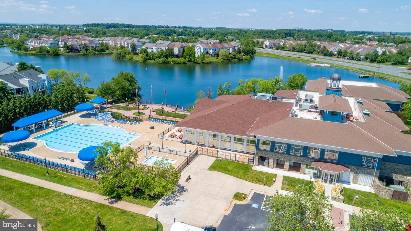 ASHBURN VILLAGE - Residential Lease