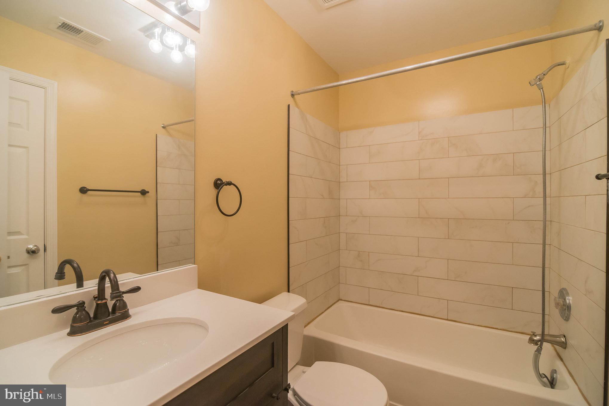 ASHBURN VILLAGE - Residential Lease