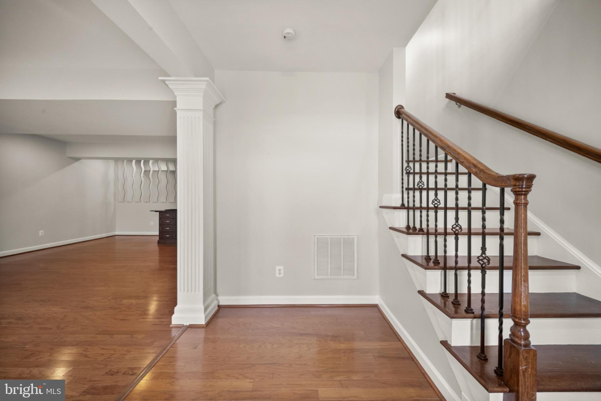 42532 ROWDERBURY SQUARE