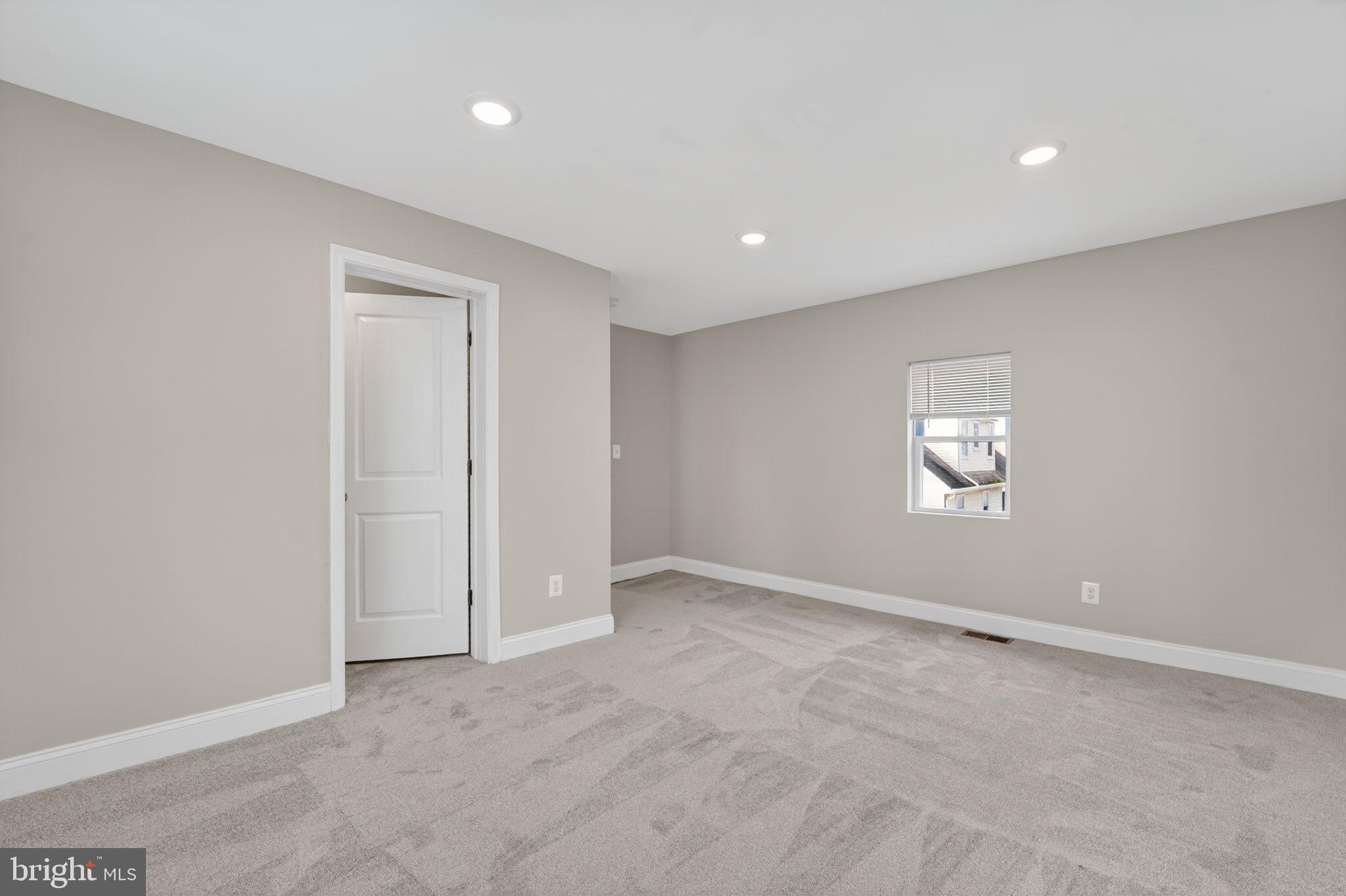 LANDSDOWNE - Residential