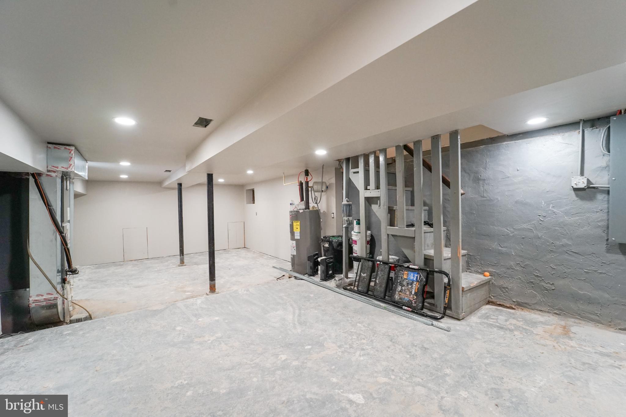 LANDSDOWNE - Residential